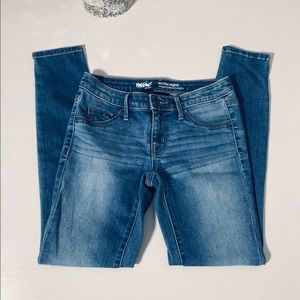 Mossimo Mid-Rise Skinny Jegging